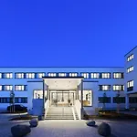 Wyndham Garden Messe Hotel 4*