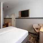 Hotel Wyndham Garden Messe 4*