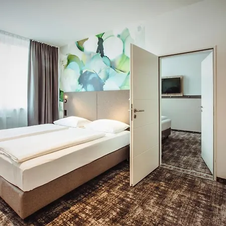 Wyndham Garden Messe 4*
