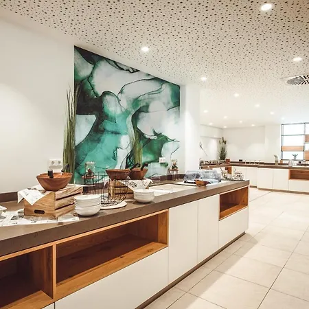 Wyndham Garden Messe ホテル