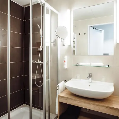 Wyndham Garden Messe 4*