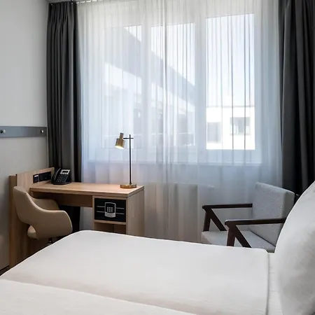 Wyndham Garden Messe Отель 4*