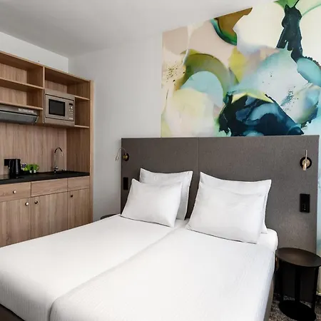 Hotel Wyndham Garden Messe 4*