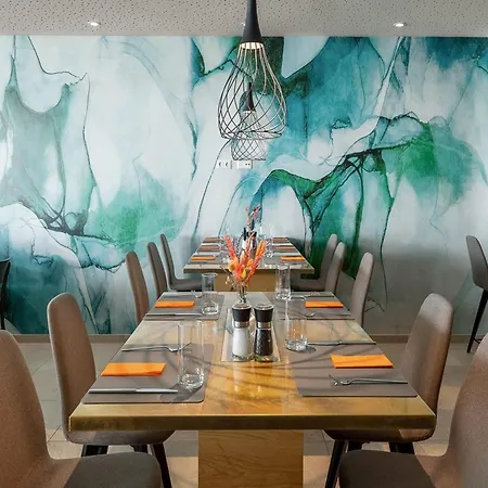 Wyndham Garden Messe 4*