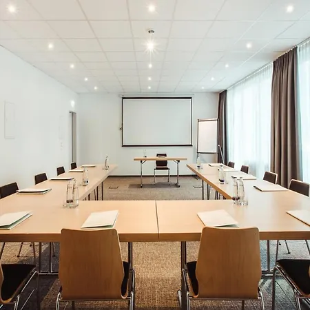 Wyndham Garden Messe 4*