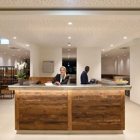 Wyndham Garden Messe 4*