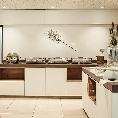 Отель Wyndham Garden Messe