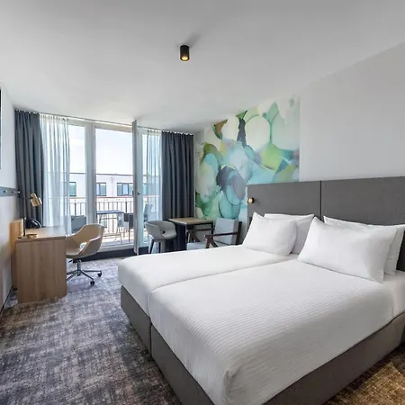 Wyndham Garden Messe 4* Münih