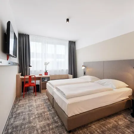 Wyndham Garden Messe 4* מינכן