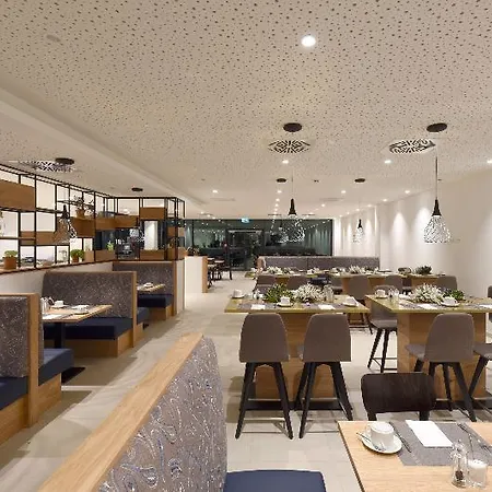 Wyndham Garden Messe מלון 4*