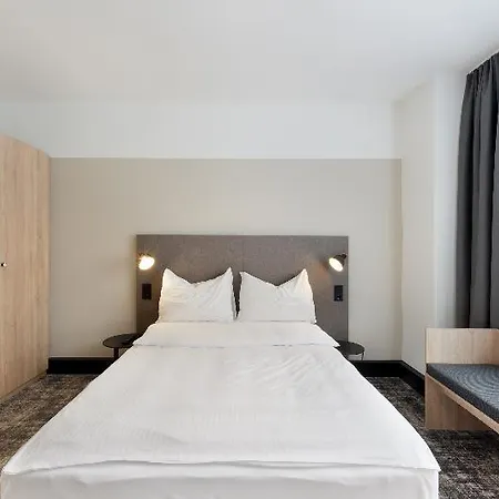 Wyndham Garden Messe 4*