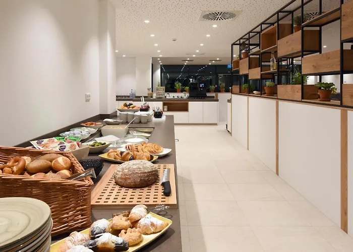 Wyndham Garden Messe Ξενοδοχείο 4*