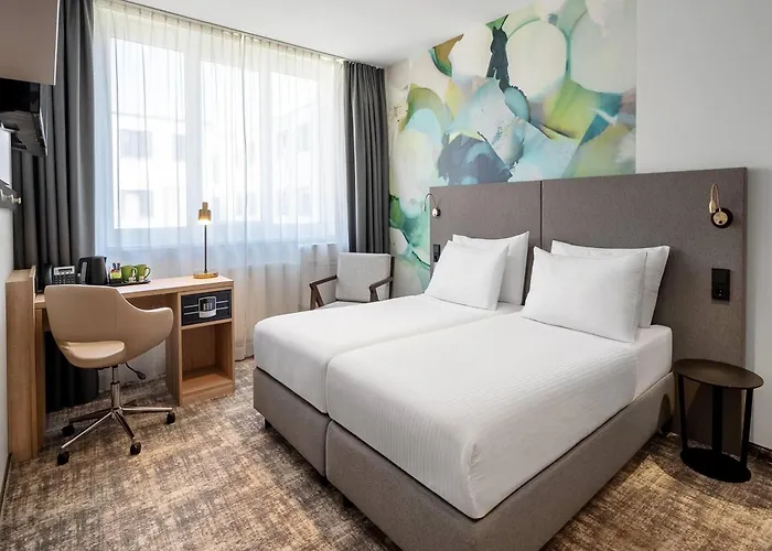 Hotel Wyndham Garden Messe 4*