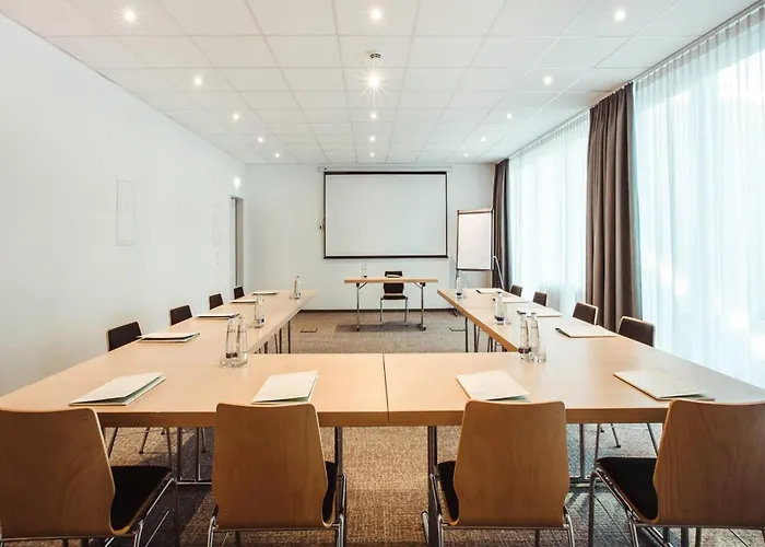 Wyndham Garden Messe 4*