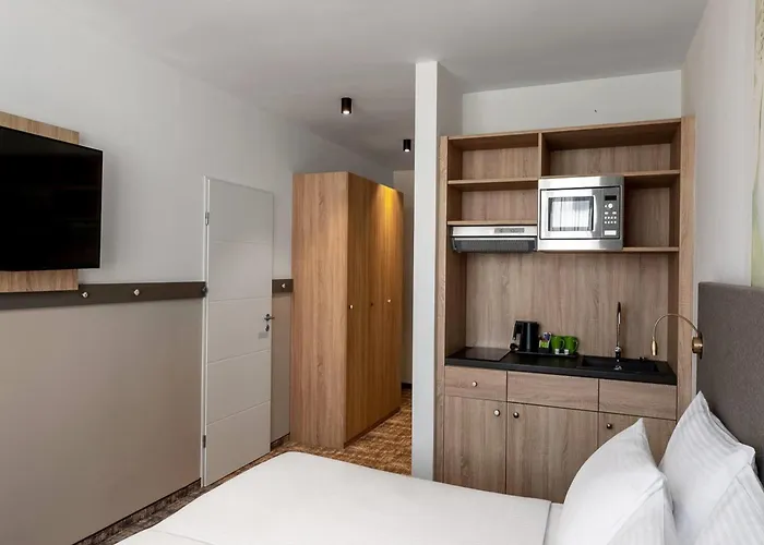 Wyndham Garden Messe 4*