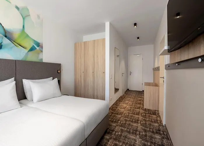 Wyndham Garden Messe מלון 4*